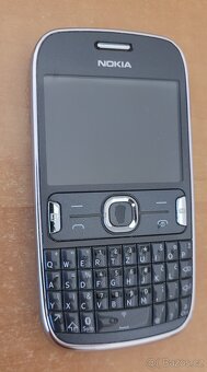 Nokia Asha 302 - 2