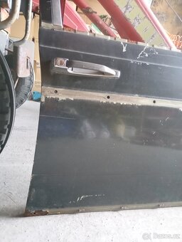 Dveře karoserie na Mercedes Benz W123 Piano. - 2