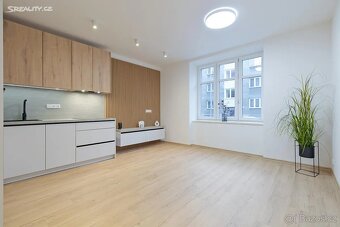 Pronájem bytu 2+kk 40 m² Korunní, Ostrava - Mariánské Hory - 2