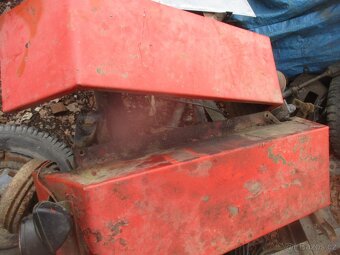 díly na trakturek - 2