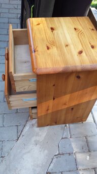 noční stolek masiv. zánovní nevyužit. 3 zásuvky-foto - 2