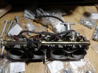 Škrticí klapky HONDA CBR 1000 RR Fireblade - 2