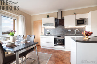 Prodej bytového domu s možností podnikání, Praha 9 - Miškovi - 2