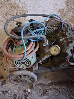 STARÝ KOMPRESOR - funkční - 2