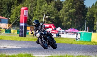 Yamaha Fazer 800 - 2