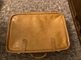 2 cestovní kufry kožené ( nebo koženkové), retro, 60-70 léta - 2