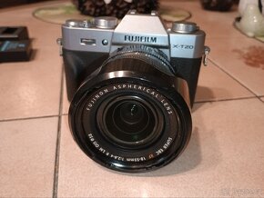 Set Fuji XT20 s 18-55 2.8-4 najezd 7633 - 2
