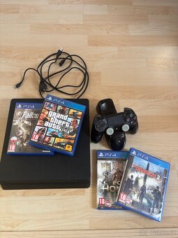 PS4 Slim 1TB, ovladač a 4 hry - 2