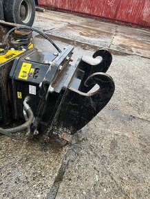 Třídící drapák MB Crusher MB G600 - 2