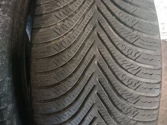 Pneu Michelin 215/50 R17 - 2