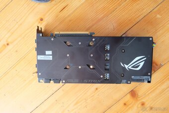 ROG Strix GeForce GTX1070 8G - 2