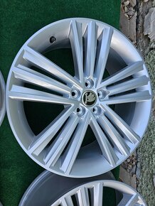 ALU kola Škoda 5x100 Kamiq Scala R18 ET39 7J Sirius nové - 2