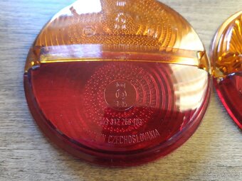 Sklíčka zadních lamp Tatra, Praga, Gaz aj. - 2