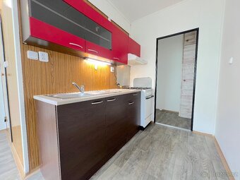 Pronájem bytu 1+1, 36 m2 - ul. Dukelských Bojovníků, Znojmo - 2