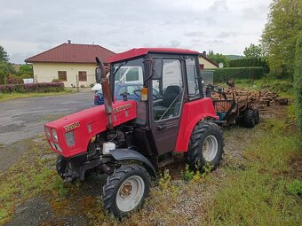 Malotraktor Belarus 320.4 + vyvazecka dříví. - 2