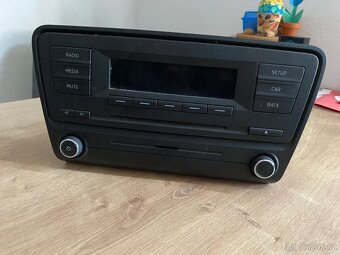 Škoda Octavia III originální rádio na CD 5E0035887 - 2