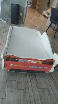 Dětská autopostel - 2
