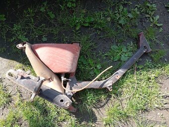 Prodám zachovalý rám na Jawa 50 rok 1953 s původní nádrží na - 2