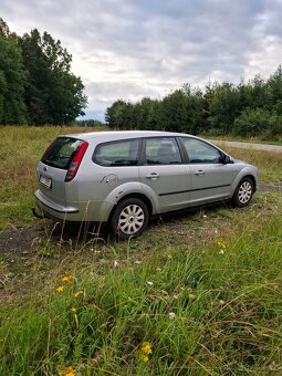 Ford Focus combi 1,8 benzín - 2