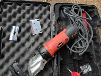 Holící strojek - 2