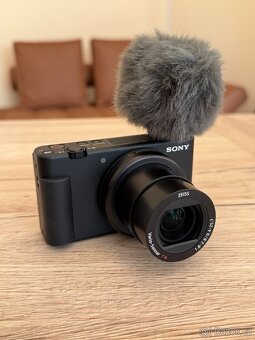 Prodam fotoaparat Sony ZV1 - 2
