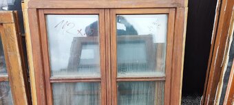 Okno 110 x 117 funkcni ale poskoz ram - 2