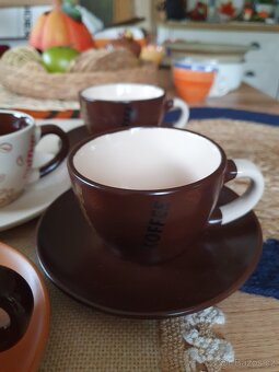 Šálky s podšálky - 2