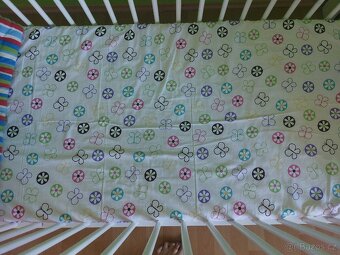 Dětská postýlka s lůžkovinami - 2