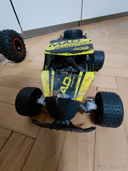 Dvě auta na dálkové ovládání - 2