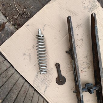 ČZ 175 /250 předvalecna vidlice - 2