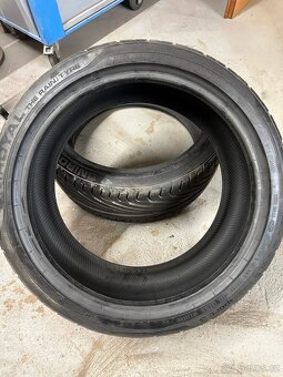 Pneu 225/40/R18 - 2