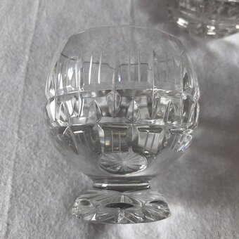 Karafa se skleničkami - 2