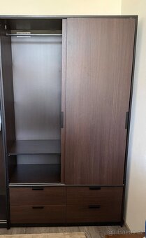 Prodám dvě skříně - 2