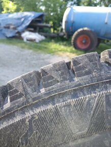 Zimní pneu 225/65 R17 + elektrony, rozteč 5x139,7 - 2