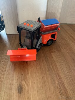 Auto s pluhem/se zvuky-top stav - 2