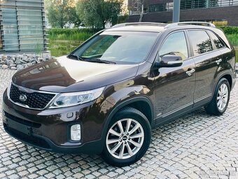 Kia Sorento 2.2CRDi 4x4 MANUÁL KAMERA 7 MÍST VÝHŘEV TAŽNÉ - 2