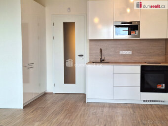 pronájem 1kk 32m2 balkon 5m2 P4 Háje Výstavní garážové stání - 2
