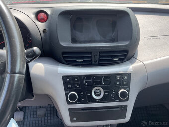 Nissan Almera Tino 2,2 TDi - náhradní díly - 2
