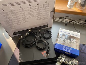 PlayStation 4 - 2