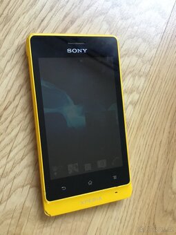 Sony Xperia ST27i – mobilní telefon - 2