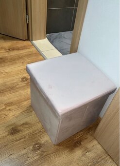 Semišový Růžový taburet s úložným prostorem - 2