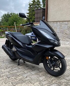 Skútr Honda PCX 125 rv. 2024 JAKO NOVÝ - 2