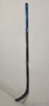Nová hokejka BAUER NEXUS E40 | Senior - 2