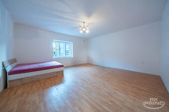 Prodej rodinný dům a hospodářské stavení na pozemku 1673 m2, - 2