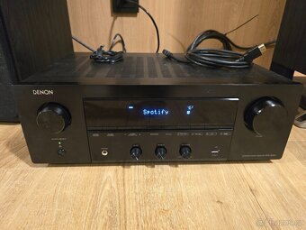 P: Stereo reproduktory Polk se zesilovačem DENON - 2