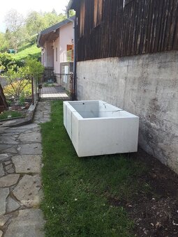 Betonová venkovní vana - nádrž na vodu - 2