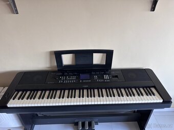 Stage piano s doprovody Yamaha - DGX 650 - 2