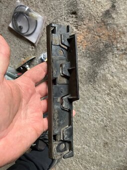 Držák nárazníku BMW E60 / E61 - 2