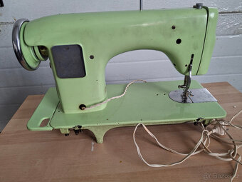 Minerva - šicí stroj - 2