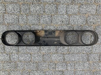 Tatra 603, přední maska - 2